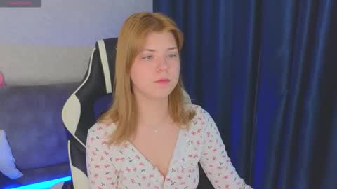 Snapshot of _kirieshka chatting on 11.09.25 Molly Emily online show from 11.09.25