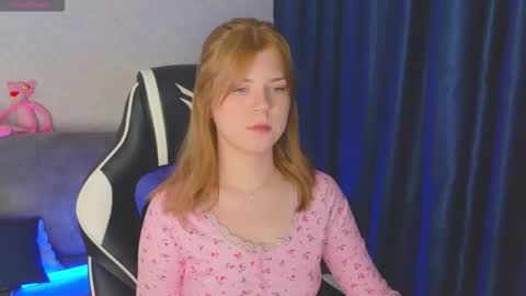 Snapshot of _kirieshka chatting on 11.11.25 Molly Emily online show from 11.11.25