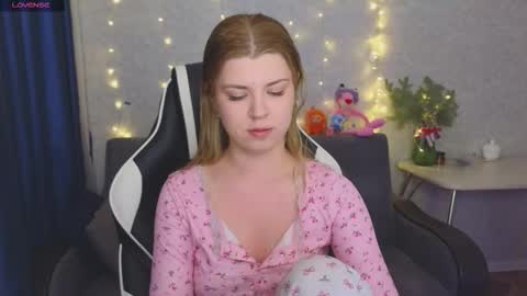 Molly   Emily online show from 02.06.26