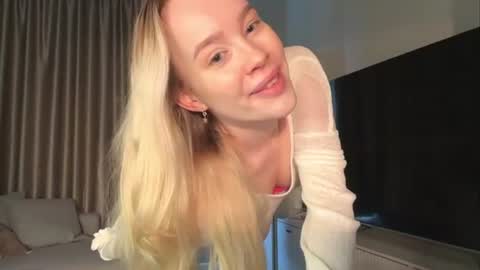 Snapshot of _kkkhaleesi_ chatting on 07.21.26 DENI online show from 07.21.26