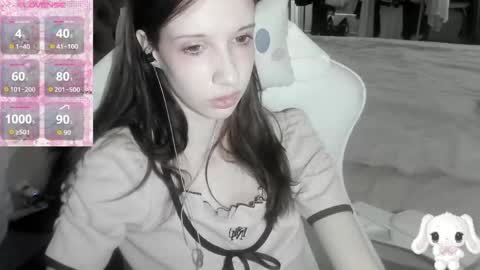  kuro  online show from 04.14.26