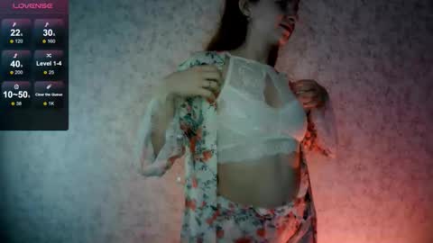 Snapshot of _kylle_ chatting on 09.28.25 _kylle_ online show from 09.28.25