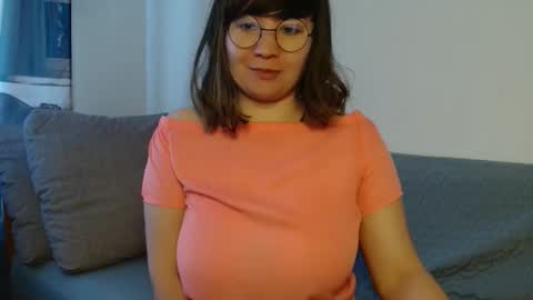Snapshot of _lalilu_ chatting on 12.08.24 _lalilu_ online show from 12.08.24