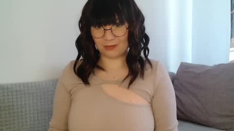 Snapshot of _lalilu_ chatting on 02.14.25 _lalilu_ online show from 02.14.25