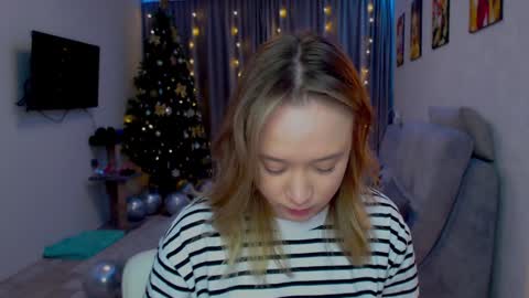 _lalune_ online show from 12.02.24