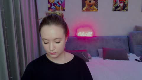 _lalune_ online show from 12.26.24