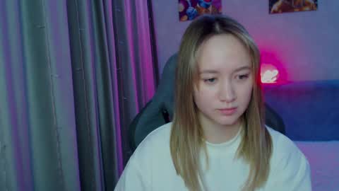 _lalune_ online show from 01.18.25