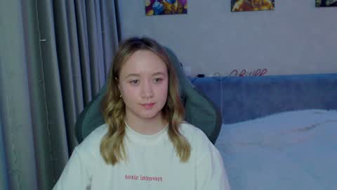 _lalune_ online show from 01.25.25