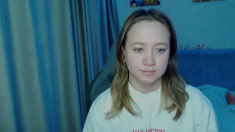 _lalune_ online show from 02.07.25