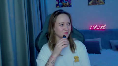 _lalune_ online show from 02.16.25