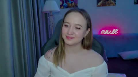 _lalune_ online show from 02.17.25