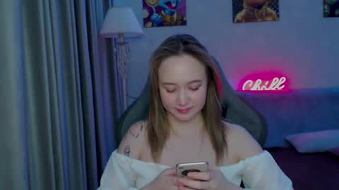 _lalune_ online show from 02.17.25