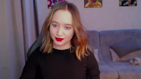 _lalune_ online show from 03.04.25