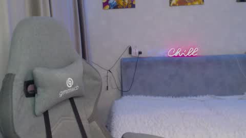 _lalune_ online show from 03.06.25