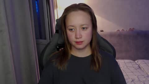 _lalune_ online show from 09.21.25