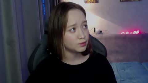 _lalune_ online show from 10.04.25