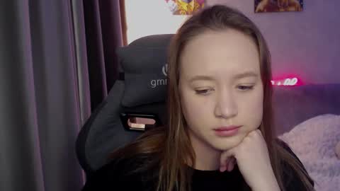 _lalune_ online show from 10.09.25