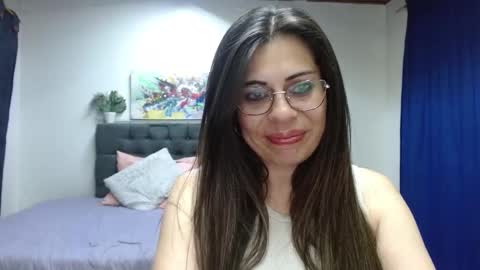 Snapshot of _lara1 chatting on 12.24.24 paulina online show from 12.24.24