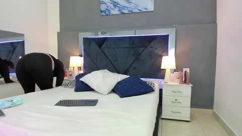 Lauralove online show from 02.04.26