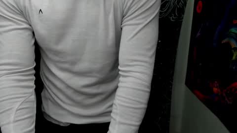 Snapshot of _layne chatting on 12.19.24 Layne online show from 12.19.24