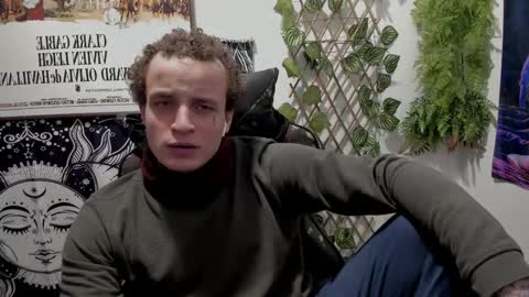 Snapshot of _layne chatting on 03.03.25 Layne online show from 03.03.25