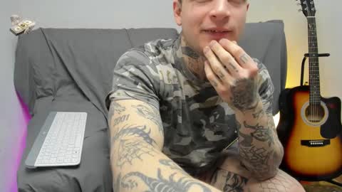 Snapshot of _layne chatting on 02.08.26 Layne online show from 02.08.26