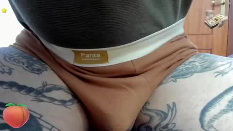 Snapshot of _layne chatting on 03.01.26 Layne online show from 03.01.26