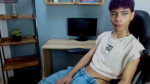 Snapshot of _lemmon_ chatting on 02.20.25 L E M M O N online show from 02.20.25