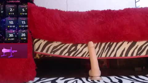 leyla online show from 10.23.25