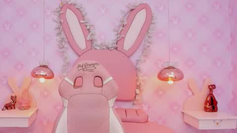  Lia Swan  online show from 11.04.25