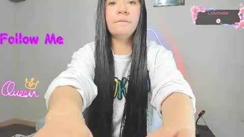 Snapshot of _litle_mily_ chatting on 07.23.26 Mily online show from 07.23.26