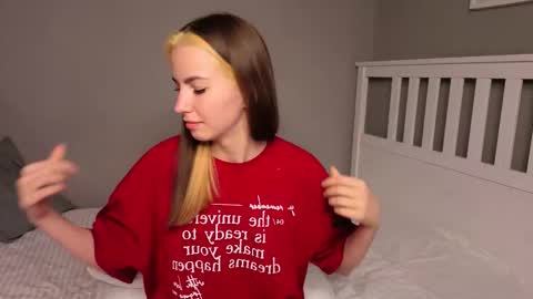 Snapshot of _little_butterfly_ chatting on 10.23.25 Emma online show from 10.23.25