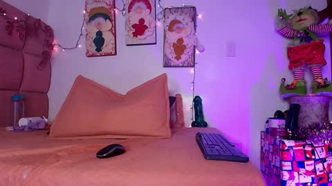Lorrayne online show from 12.20.24