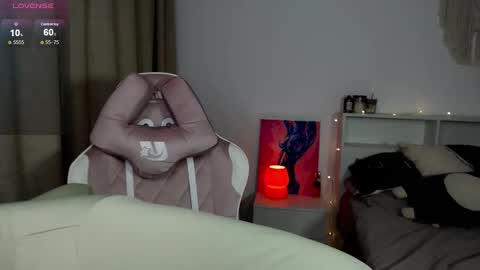 Snapshot of _loveliness_ chatting on 01.27.25 Amanda mandy online show from 01.27.25