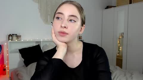 Snapshot of _loveliness_ chatting on 01.30.25 Amanda mandy online show from 01.30.25