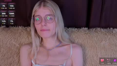 Snapshot of _luckybet_ chatting on 11.05.25 Monica online show from 11.05.25