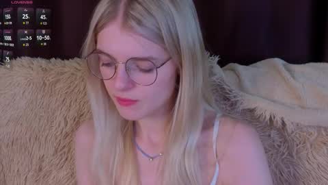 Snapshot of _luckybet_ chatting on 11.14.25 Monica online show from 11.14.25