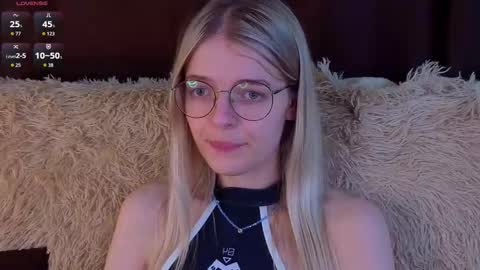 Snapshot of _luckybet_ chatting on 11.19.25 Monica online show from 11.19.25