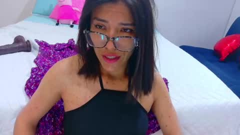 Snapshot of _lucysmith chatting on 10.02.25 Lucy online show from 10.02.25