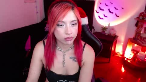 Snapshot of _lucyx__ chatting on 12.17.24 Queen. Help me reach 100 thumbs up online show from 12.17.24