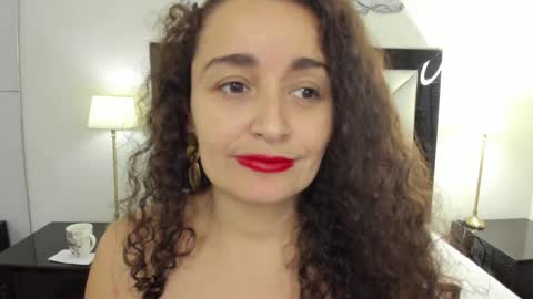  luna  sweet  online show from 01.23.25