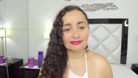  luna  sweet  online show from 01.29.25