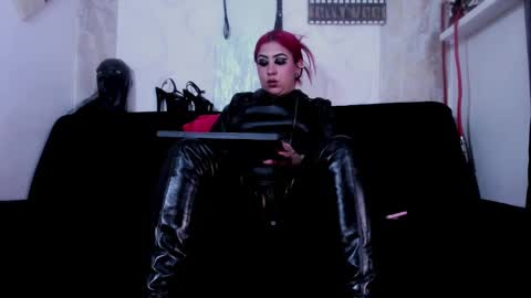 Snapshot of _luna_parisi chatting on 09.23.25 MISS LUNA online show from 09.23.25