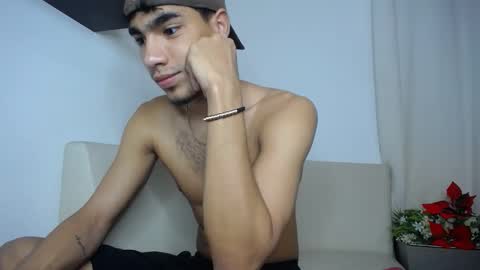 Snapshot of _luxury chatting on 02.23.26 _luxury online show from 02.23.26