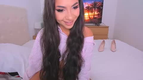 Lynna online show from 10.05.25