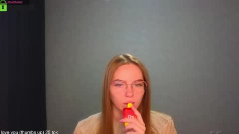 Welcome guys  Pleasure to see you all here  My name is Lysafeta and MichaelaTip menu is active Private is open  online show from 10.24.25