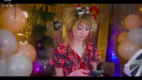 Snapshot of _madinameow_ chatting on 10.12.25 Madina- Mads online show from 10.12.25