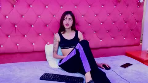 Snapshot of _maleja_19_ chatting on 02.12.26 maleja online show from 02.12.26