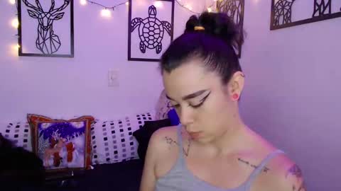 Snapshot of _marcela_wi chatting on 01.08.25 Marce online show from 01.08.25