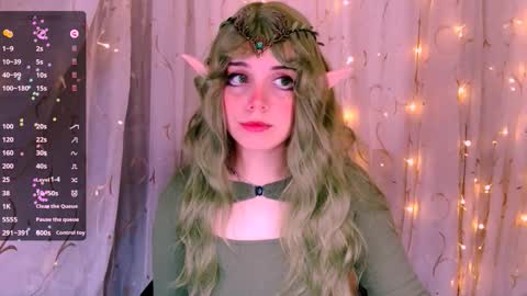 Snapshot of _marcelline_ chatting on 10.12.25 Kira online show from 10.12.25